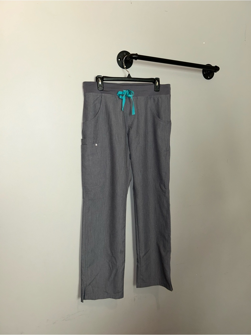 Figs Gray Scrub Joggers with Teal Drawstring Medium